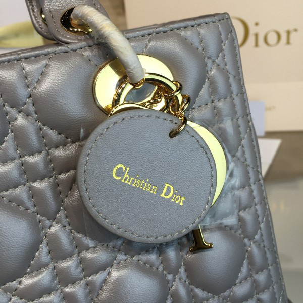 lady D10r 1643  24cm x 10cm x 20cm