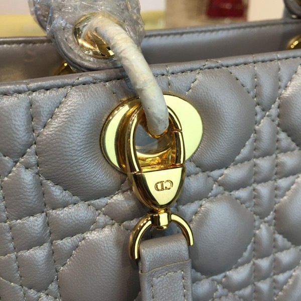 lady D10r 1643  24cm x 10cm x 20cm