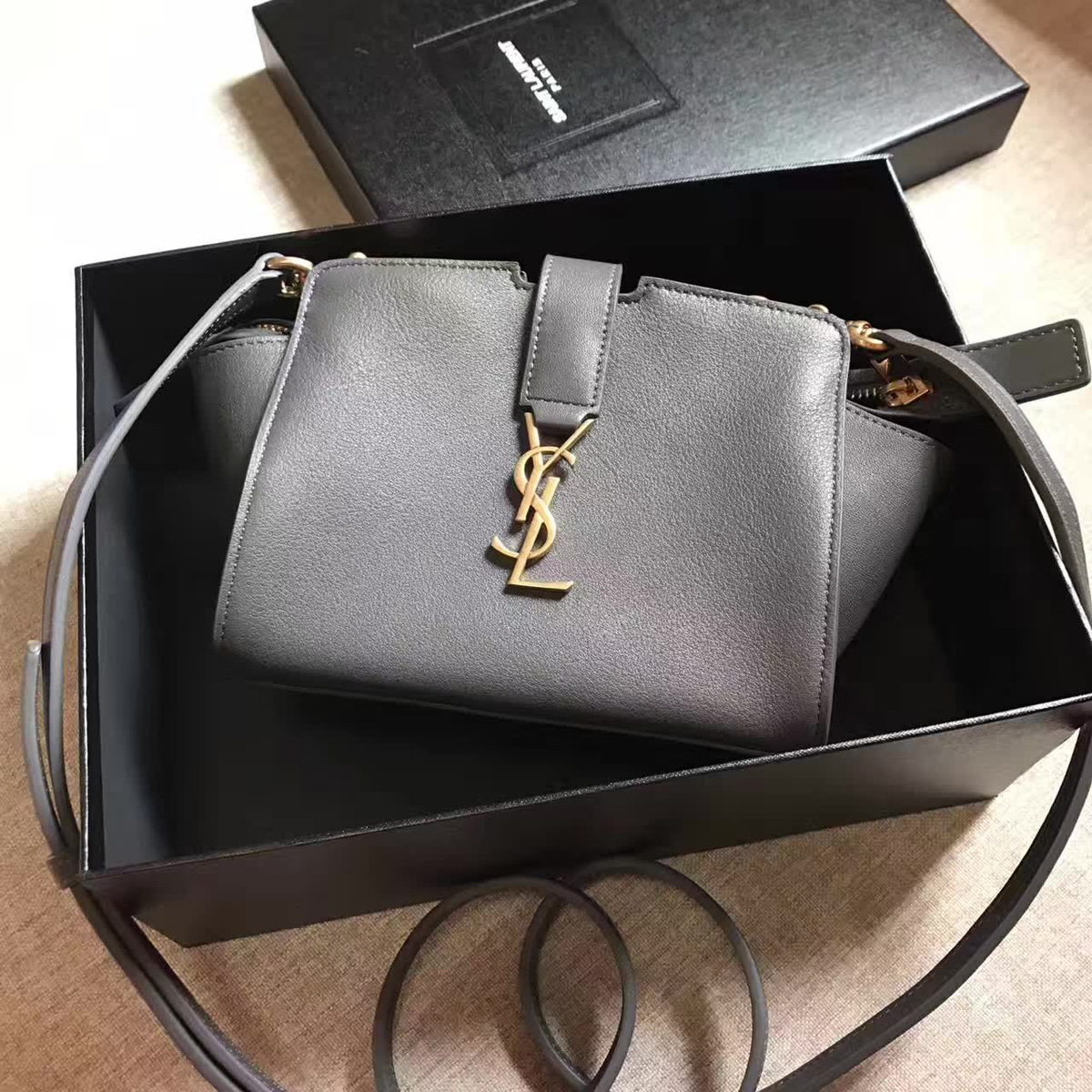 Y51 toy cabas crossbody leather bag 4831 16cm x 8cm x 13cm
