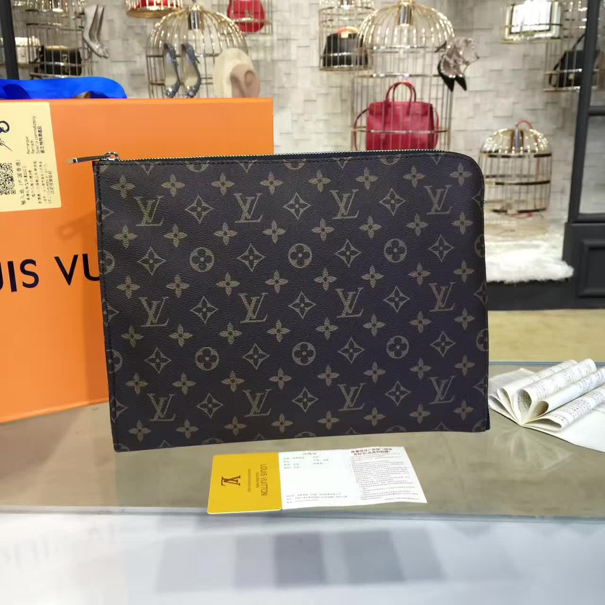 l0vis Vvtt0n leather cohotbag clutch bag