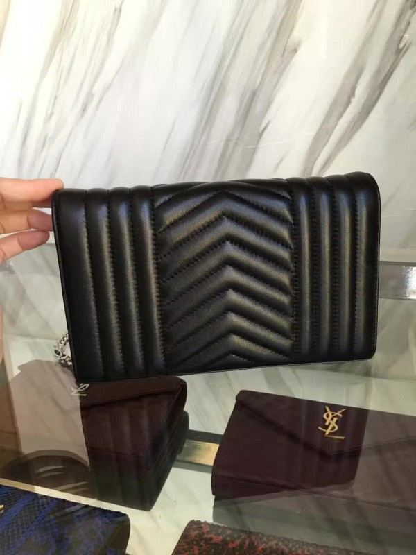 Y51 envelop satchel black silver 5130 22cm x 5.5cm x 13.5cm