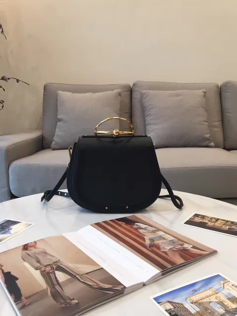 Chloe leather nile z1325 19.5cm x 6.5cm x 16cm