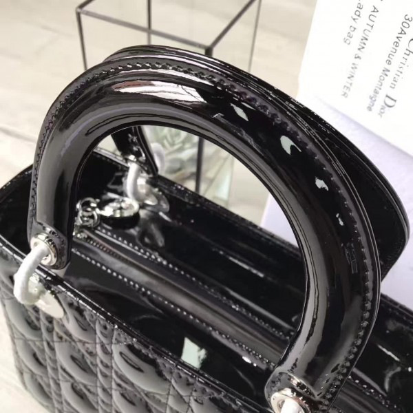 lady D10r 1596