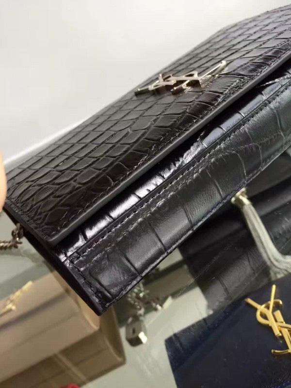 Y51 monogram kate crocodile embossed shiny leather 5028  22.5cm x 14cm x 4cm