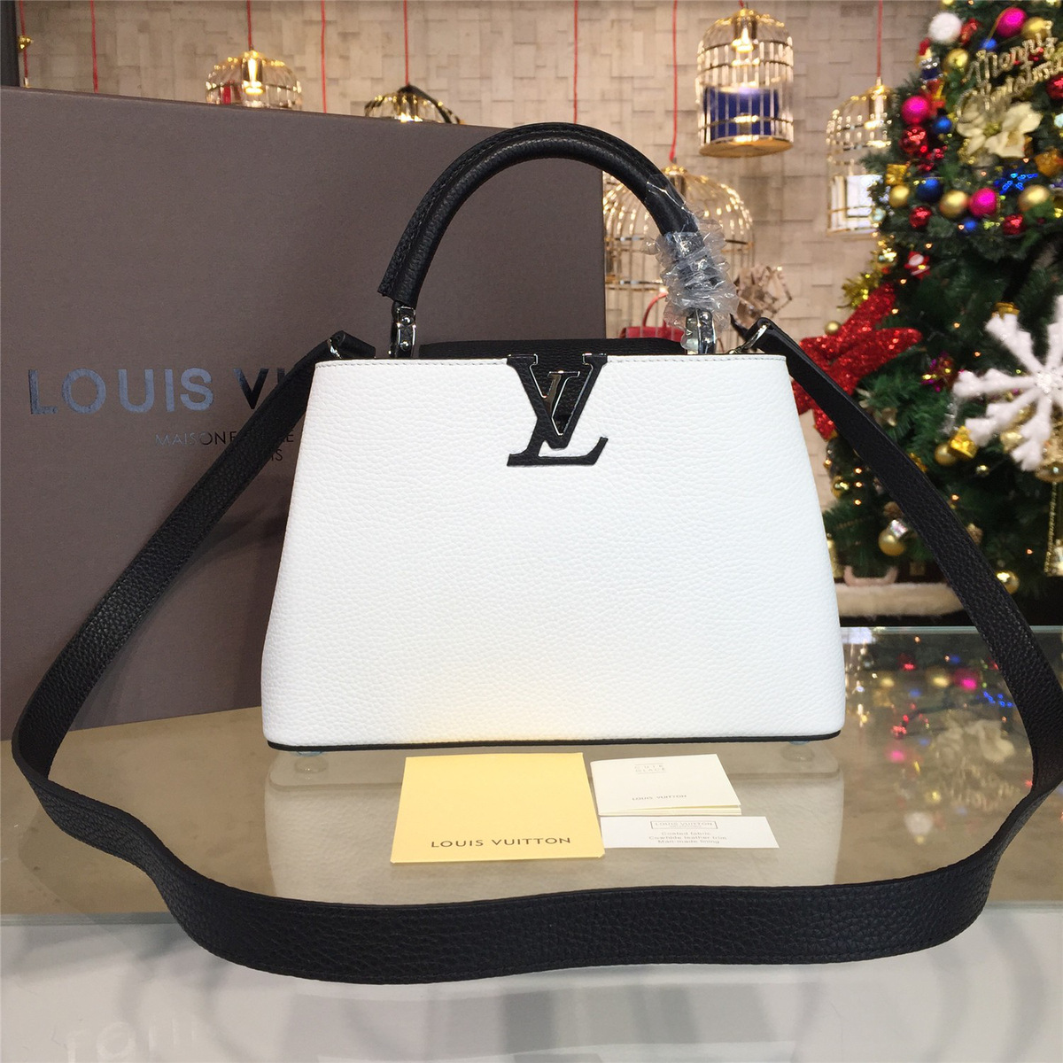 l0vis Vvtt0n capucines bb white 3448 27cm x 9cm x 17.5cm