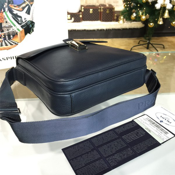 Pra*a cortex shoulder bag z3881 26cm x 7.5cm x 27cm