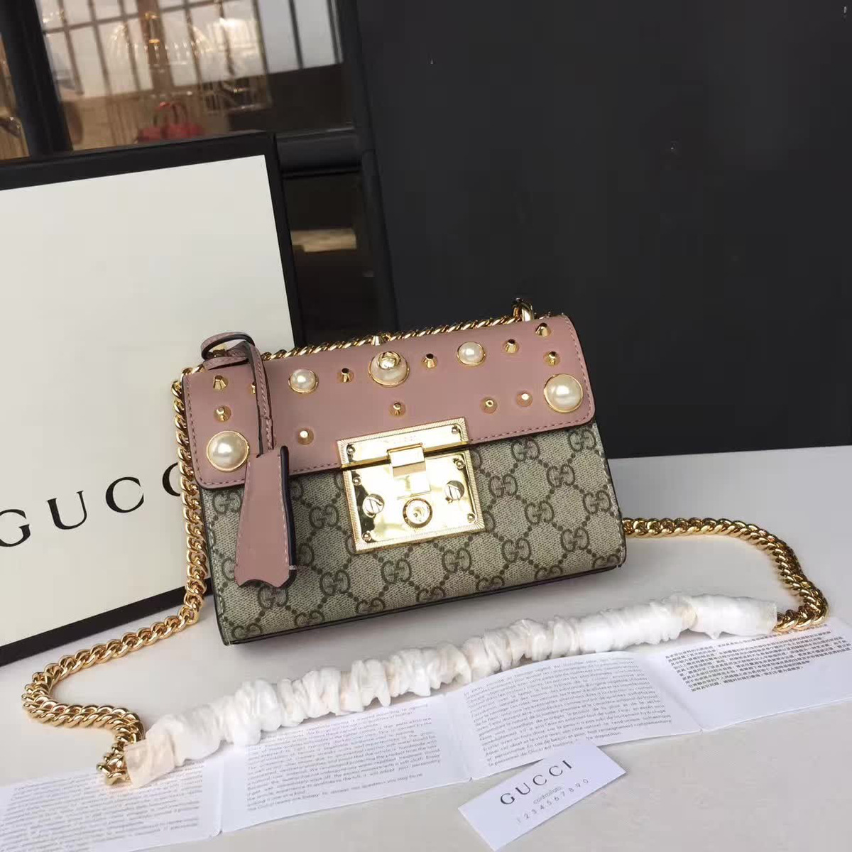 Gvc*1 gg leather padlock studded cohotbag