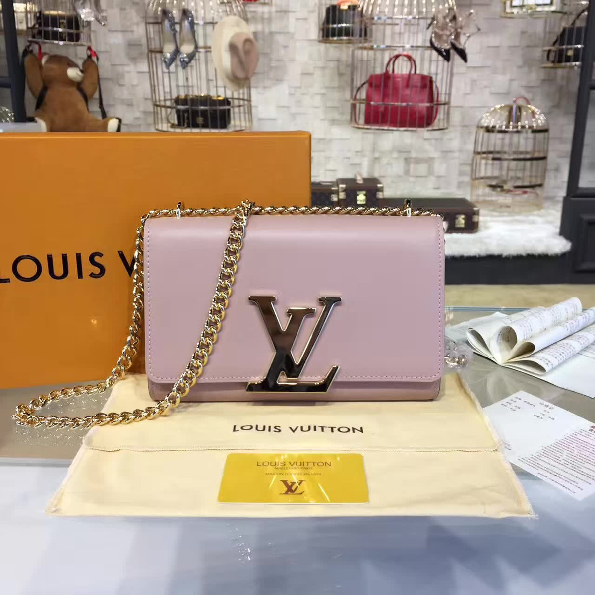 l0vis Vvtt0n l0vise chain cohotbag  pm 3439