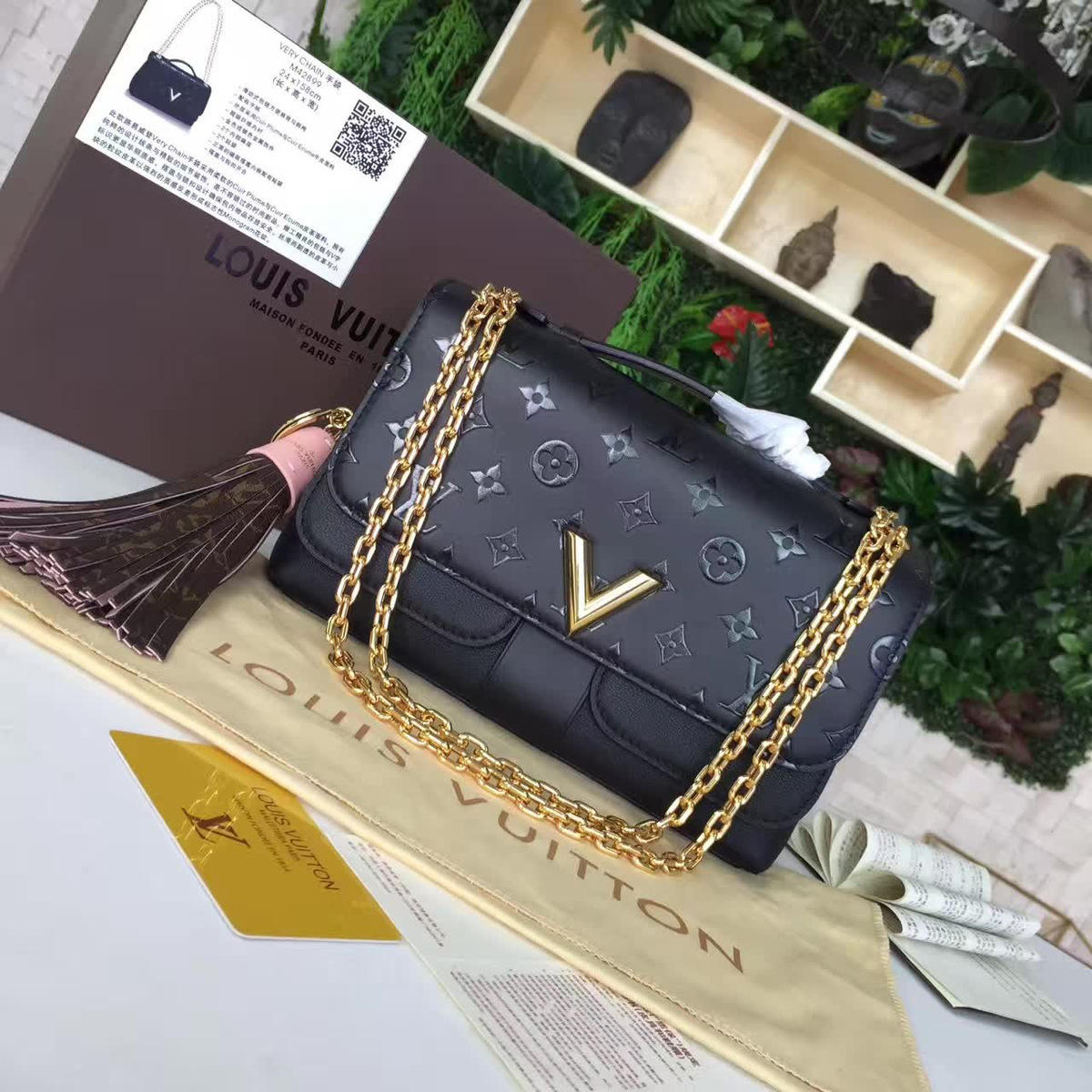 cohotbag l0vis Vvtt0n very chain black