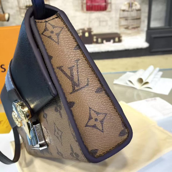 l0vis Vvtt0n column clutch reverse monogram canvas 25cm x 13cm x 4cm