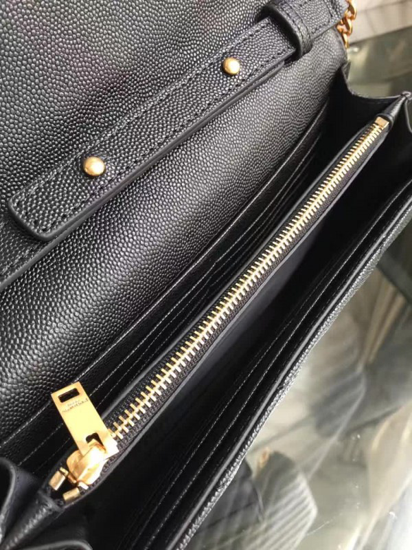 Y51 envelope chain wallet 5092 22cm x 5.5cm x 13.5cm