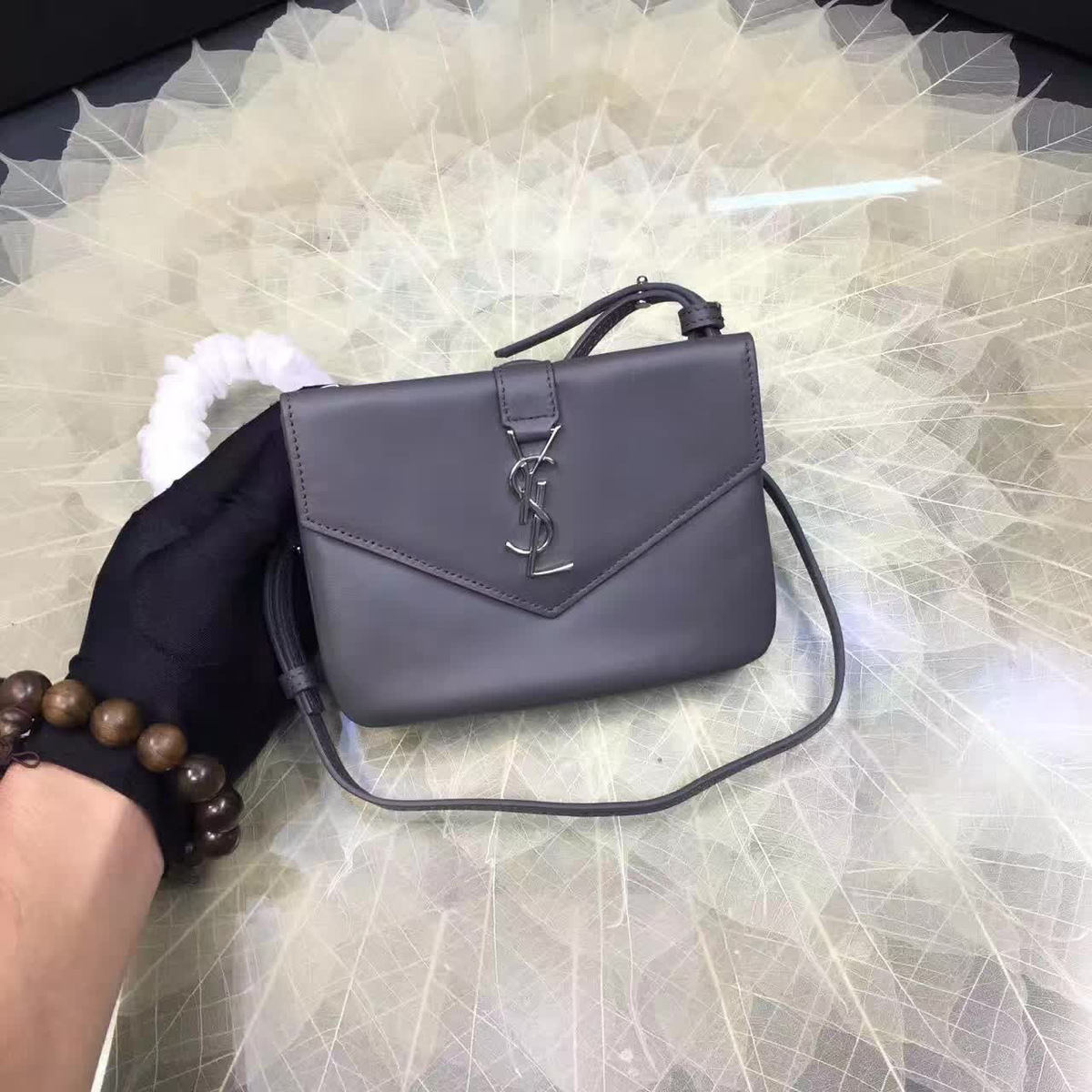 Y51 monogramme sac université gray 4939  16cm x 12cm x 3cm