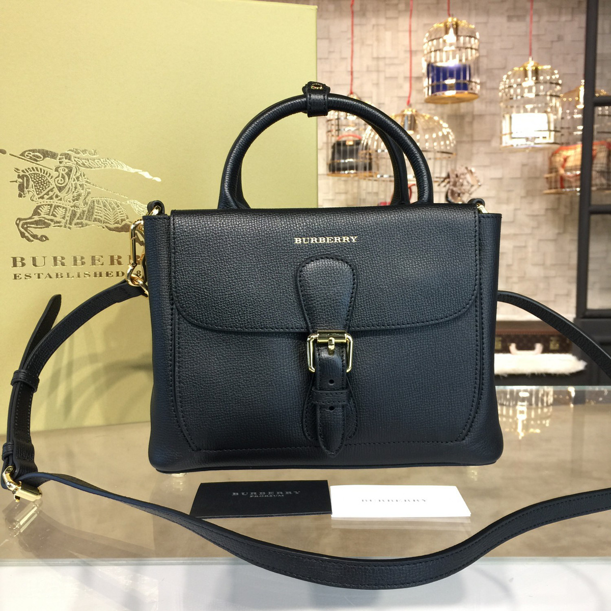 Bv*b*rry black shoulder bag 25cm x 12.5cm x 18cm