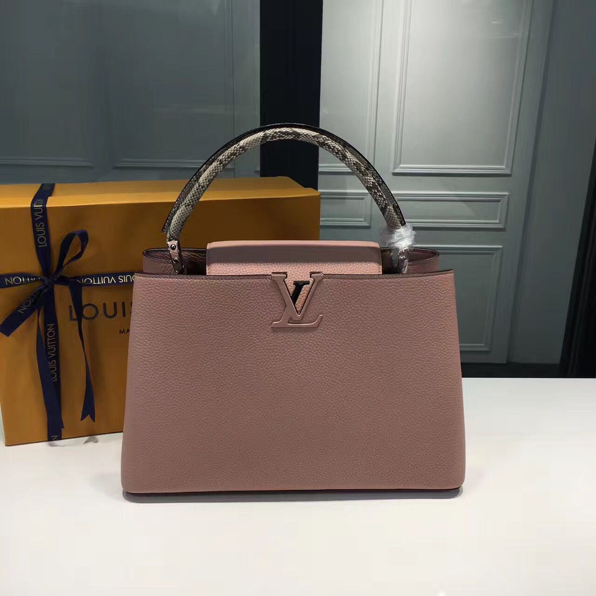 l0vis Vvtt0n capucines mm magnolia 3675 36cm x 23cm x 14cm