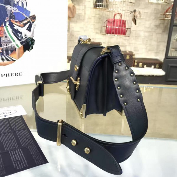 Pra*a cahier leather shoulder bag black 4270 20cm x 14.5 cm x 7cm