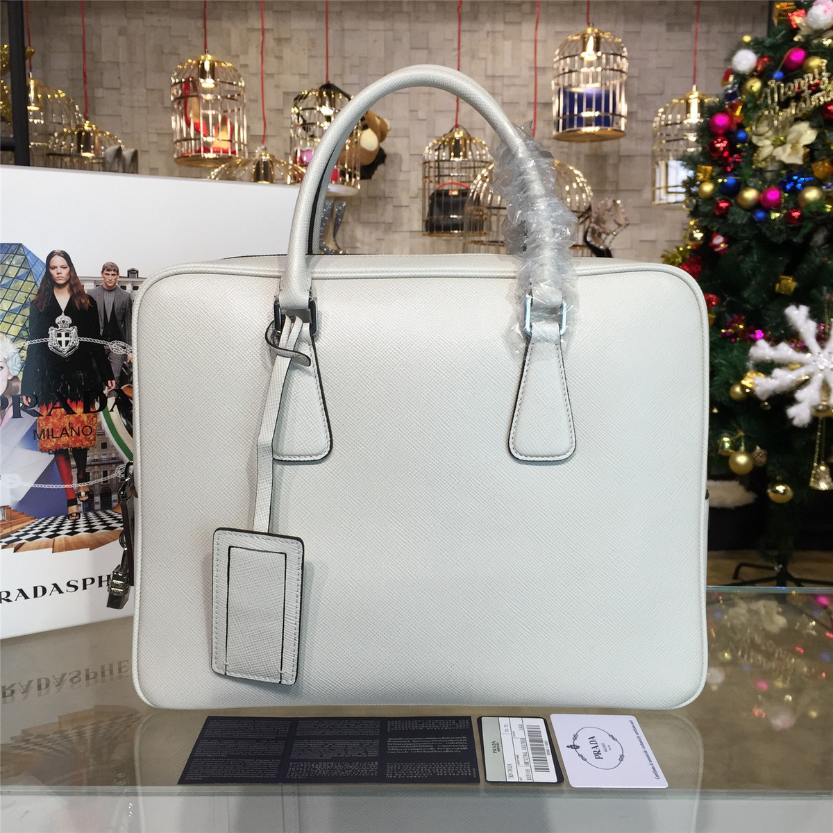 Pra*a leather briefcase  4225 37cm x 9.5cm x 28.5cm