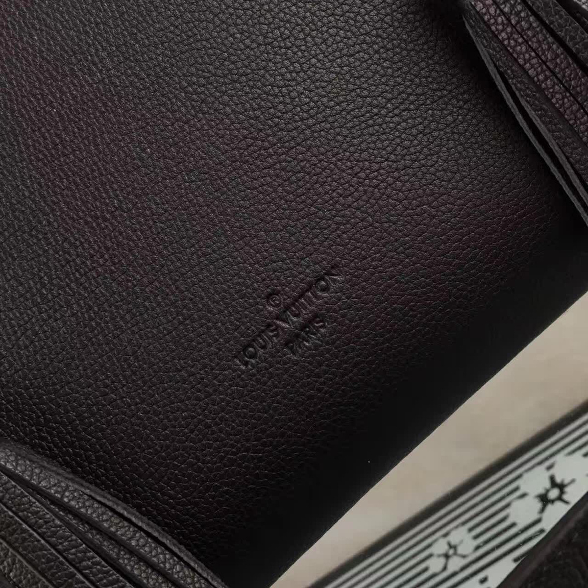 l0vis Vvtt0n m54570 black 38cm