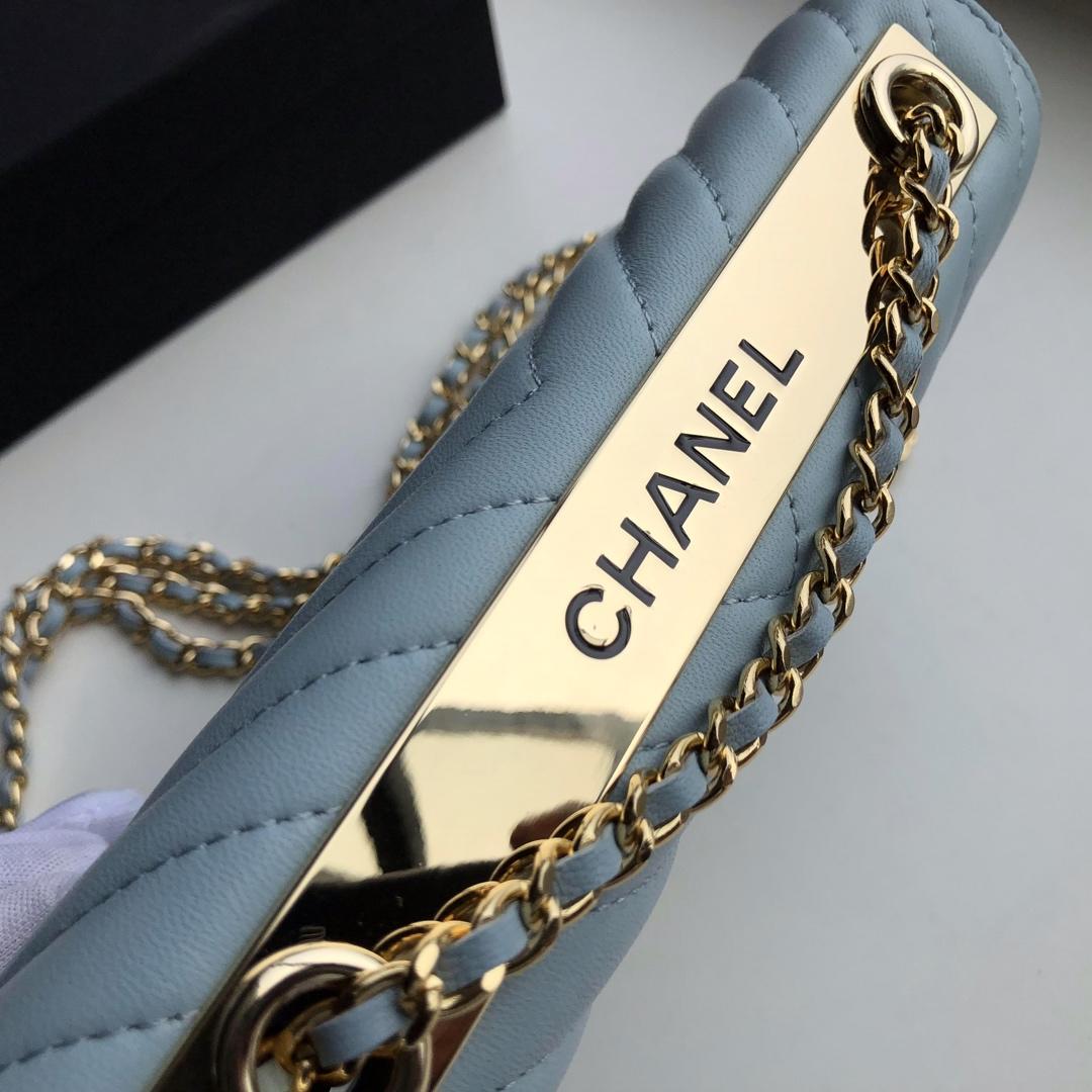 Ch**el lamb skin v-type chain bag blue 19x13.5x3.5cm