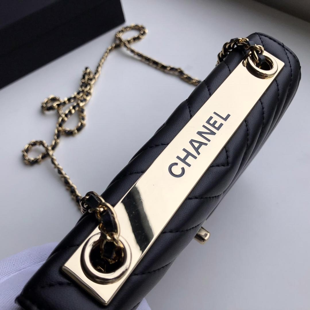 Ch**el lamb skin v-type chain bag black 19x13.5x3.5cm