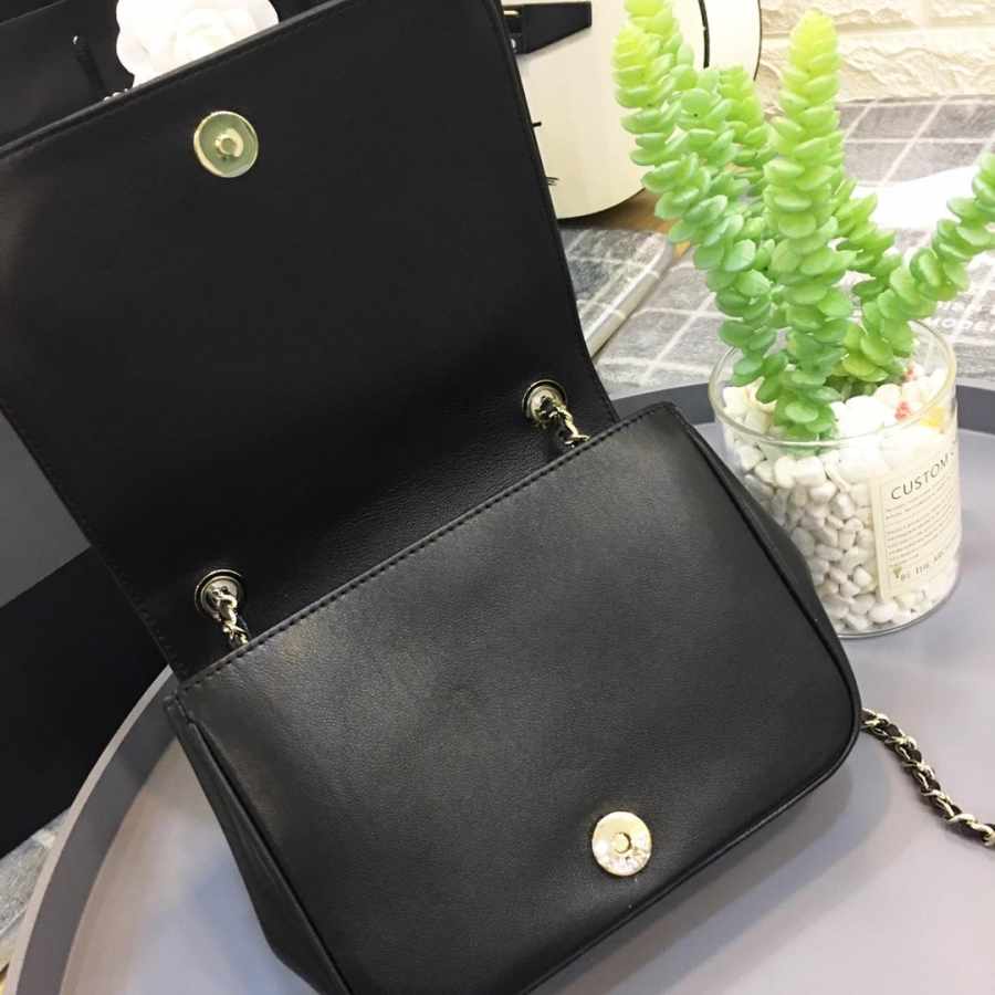Ch**el new sheepskin small square bag black 18.5x5.5x15cm
