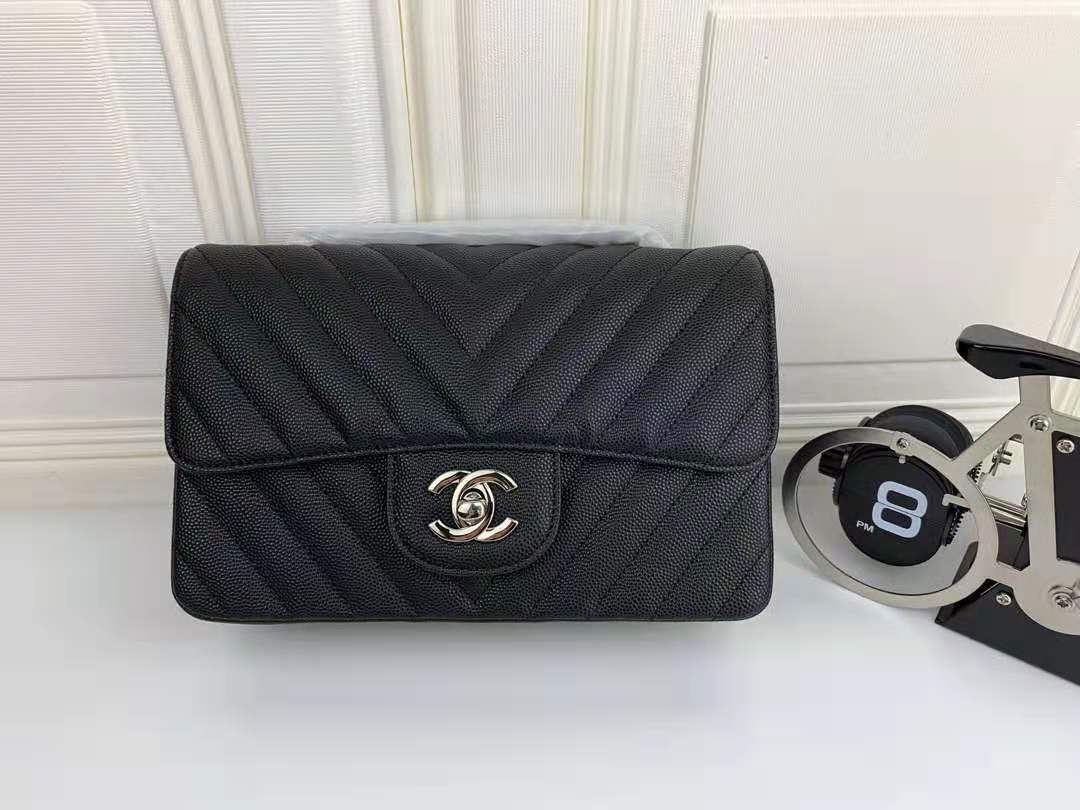 Ch**el classic flap bag caviar leather sliver&gold hardware 20cm black