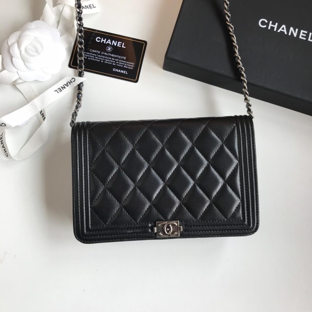 Ch**el leboy woc chain package 13×19.5×3.5cm