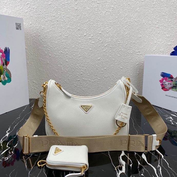 Pra*a hobo white 23*17*6.5cm