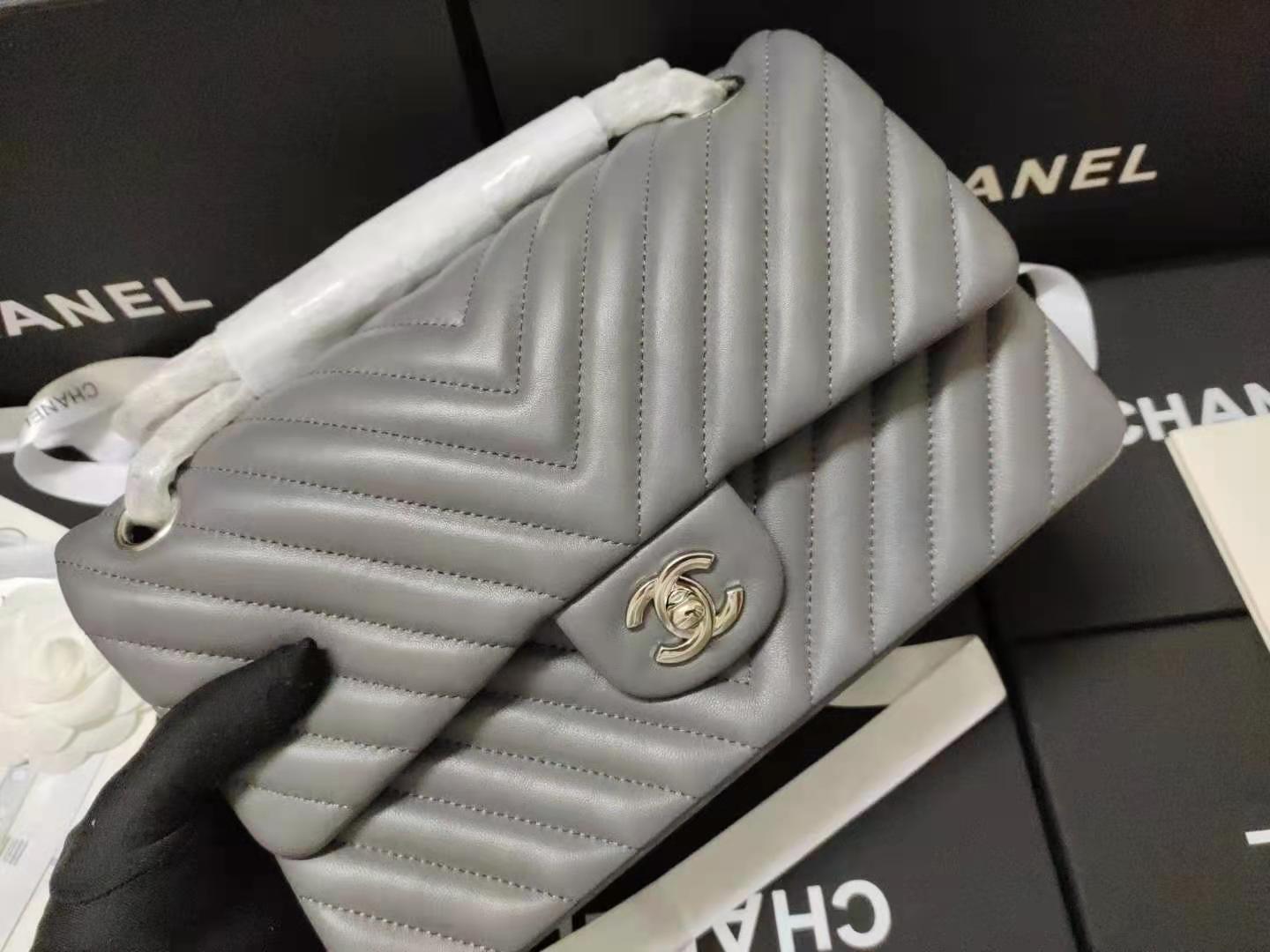 Ch**el lambskin chevron quilted 30cm flap bag grey with sliver hardware
