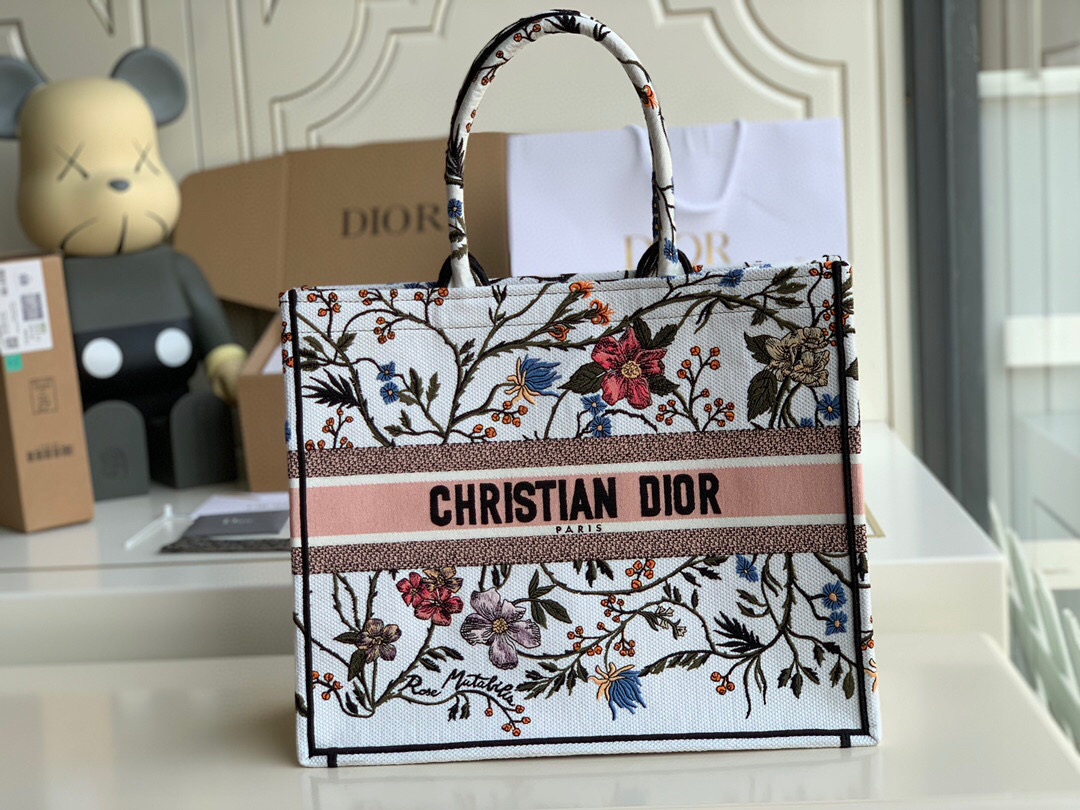 D10r large oblique embroidered book tote m1286 41.5 x 35 x 18 cm