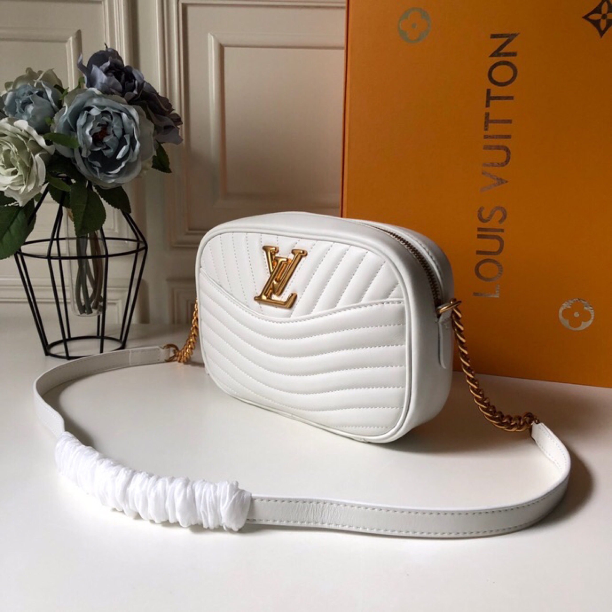 l0vis Vvtt0n new wave camera bag  h24 21.5 x 15.5 x 6 cm