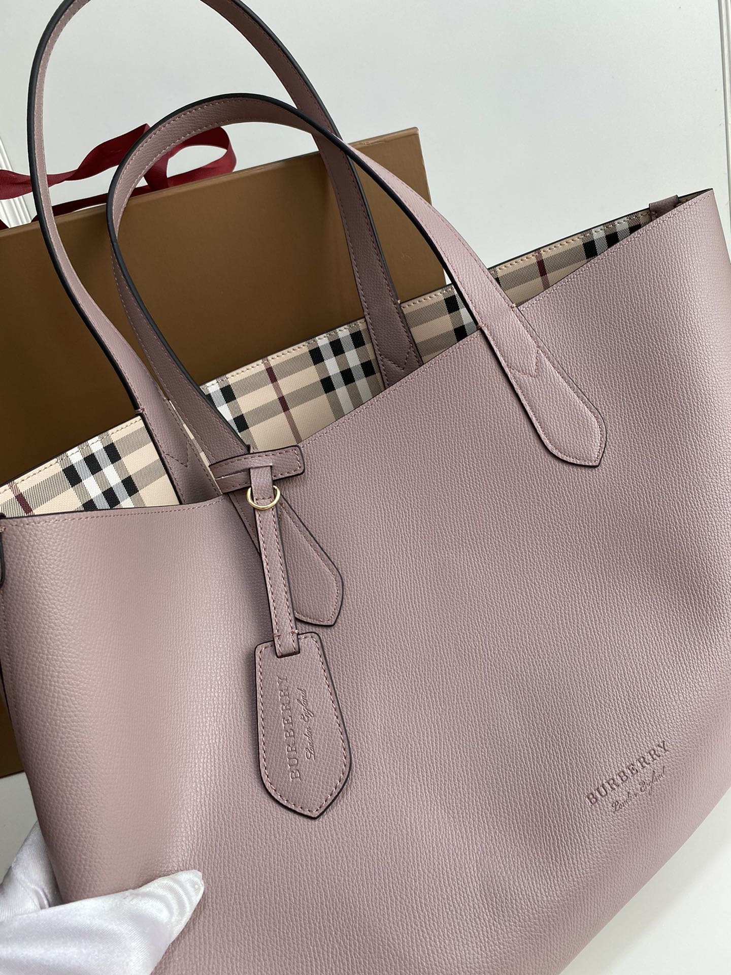 Bv*b*rry the reversible tote in vintage check pink 35-46 * 30 * 12 cm