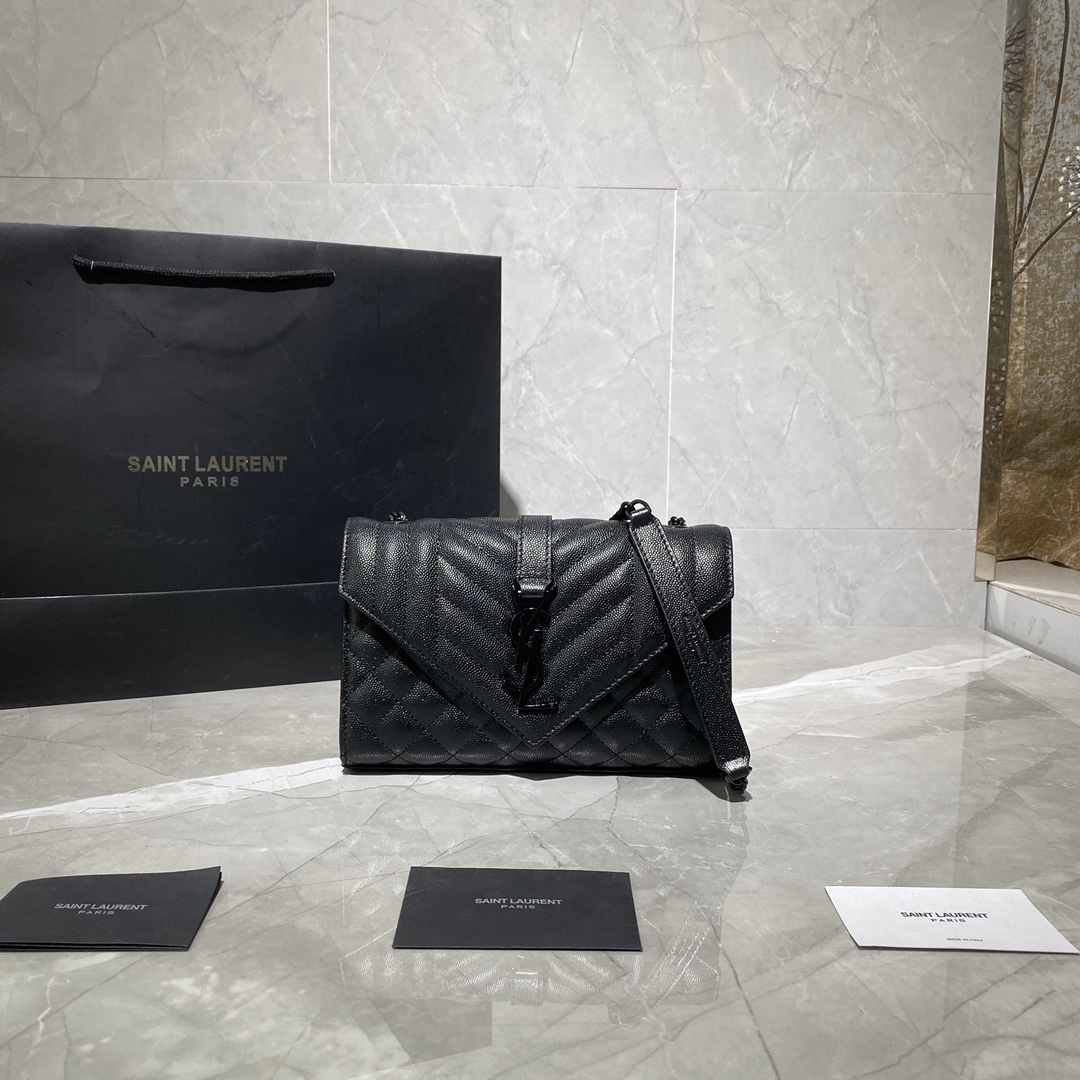 Y51 envelope small bag in grained leather black 600195 21 × 13 × 6 cm