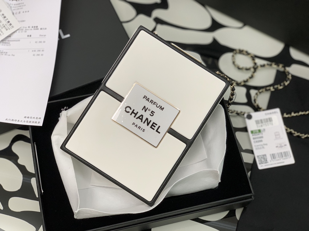 Ch**el no.5 box evening bag lambskin & gold-tone metal white & black as2473 18 × 13 × 5 cm