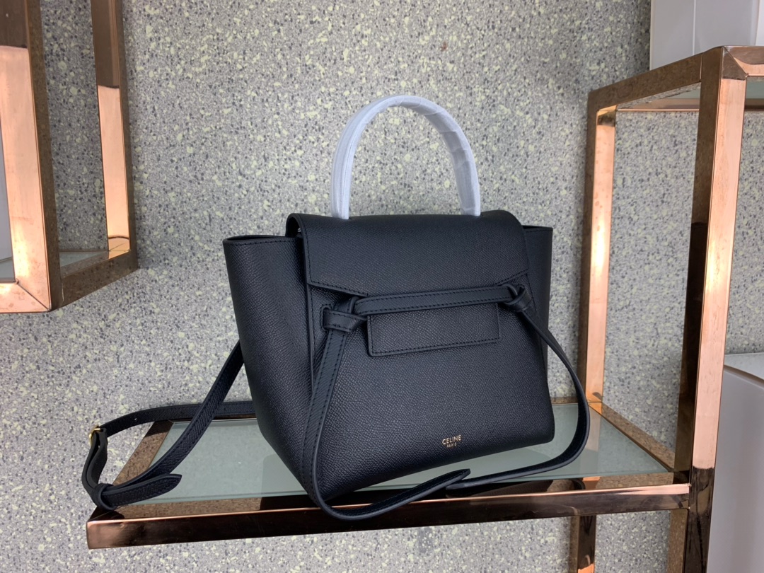 Ce1i*e nano belt bag in grained calfskin black 189003 20 x 20 x 10 cm