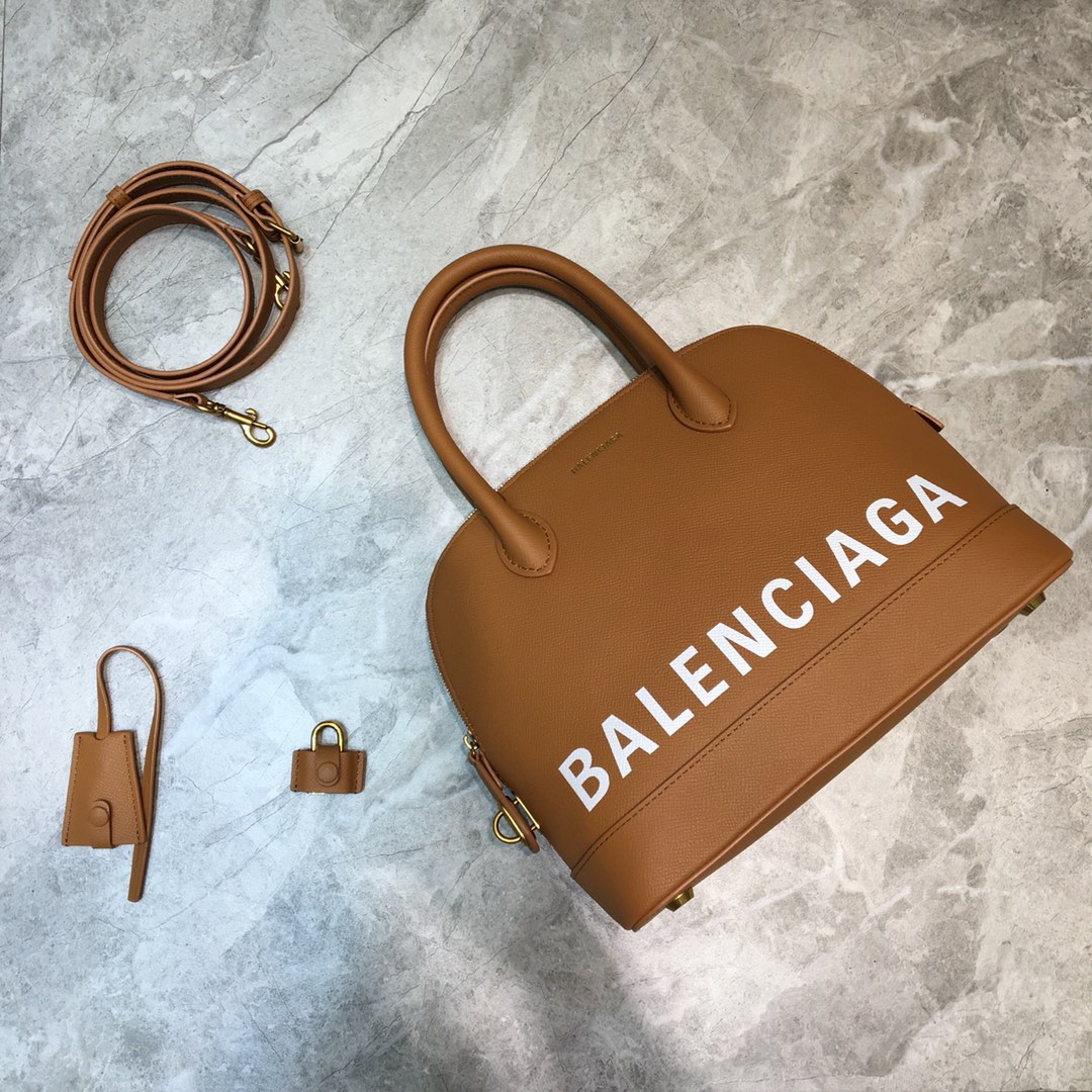 Ba1en*iaga women's ville small top handle bag in caramel 5506451iz1m 26 x 12 x 22 cm