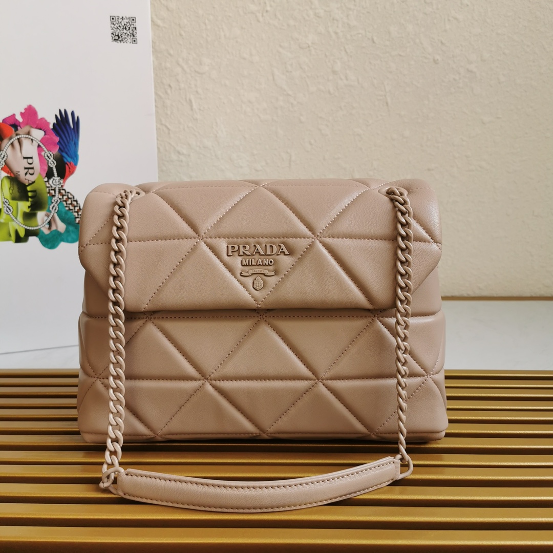 Pra*a large nappa leather Pra*a spectrum bag powder beige 1bd231 27 × 18.5 × 9 cm