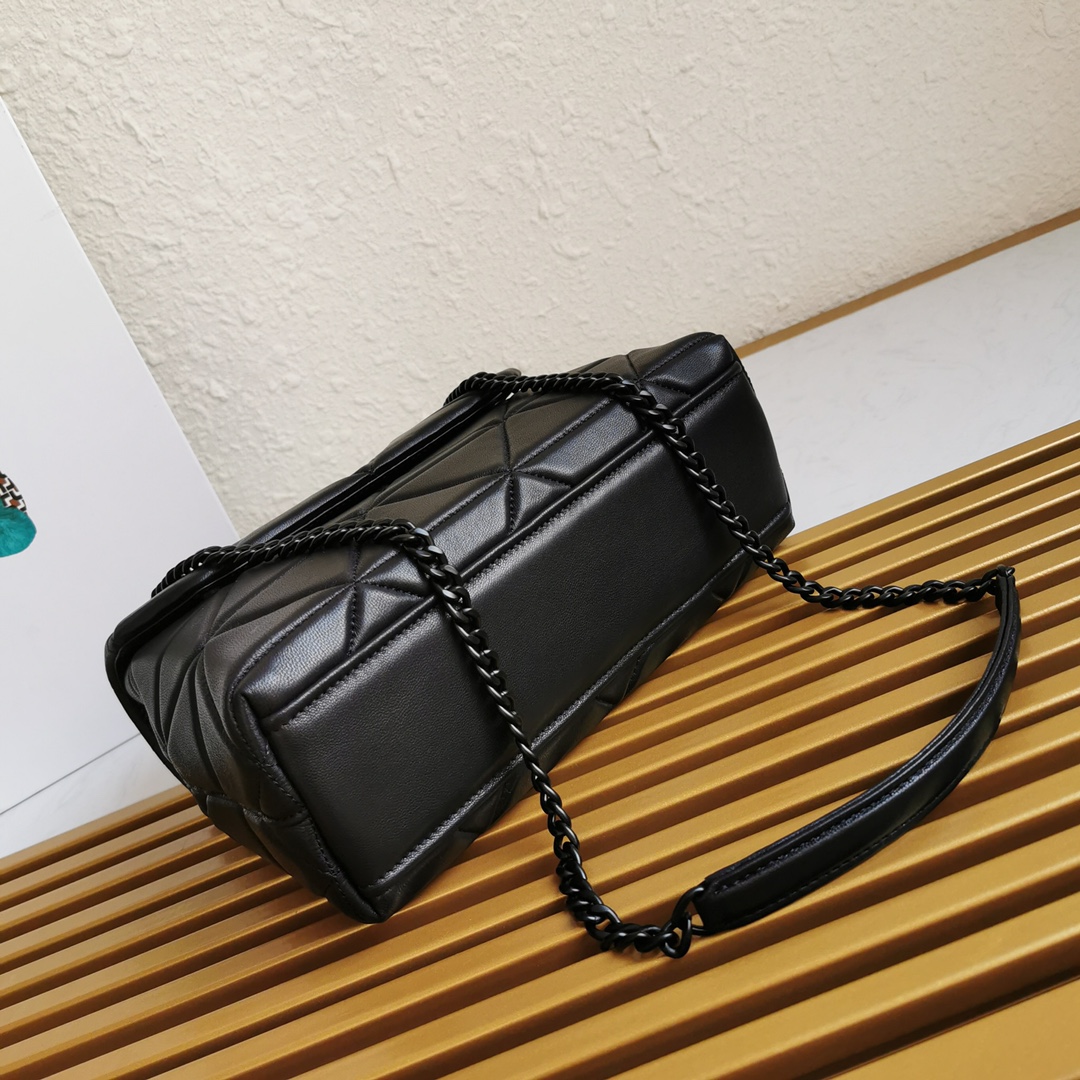 Pra*a large nappa leather Pra*a spectrum bag black 1bd231 27 × 18.5 × 9 cm