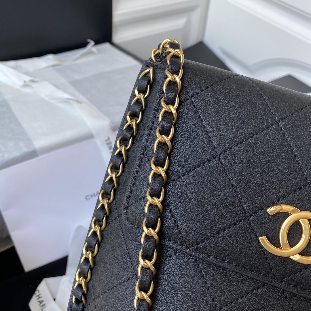 Ch**el small hobo bag calfskin & gold-tone metal black as2542 19 x 23 x 7 cm