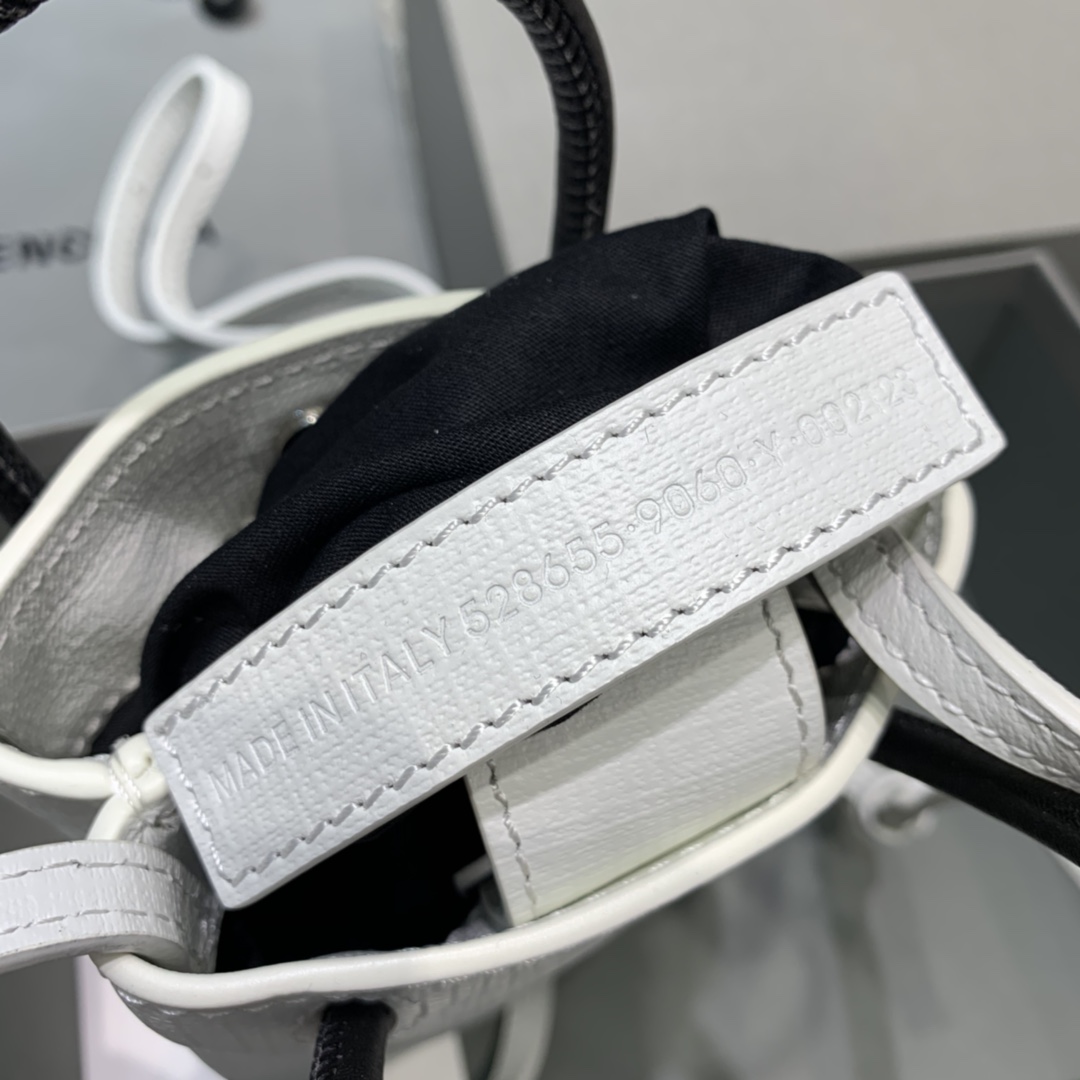 Ba1en*iaga shopping phone holder in white 5938260 12 x 4.5 x 18 cm