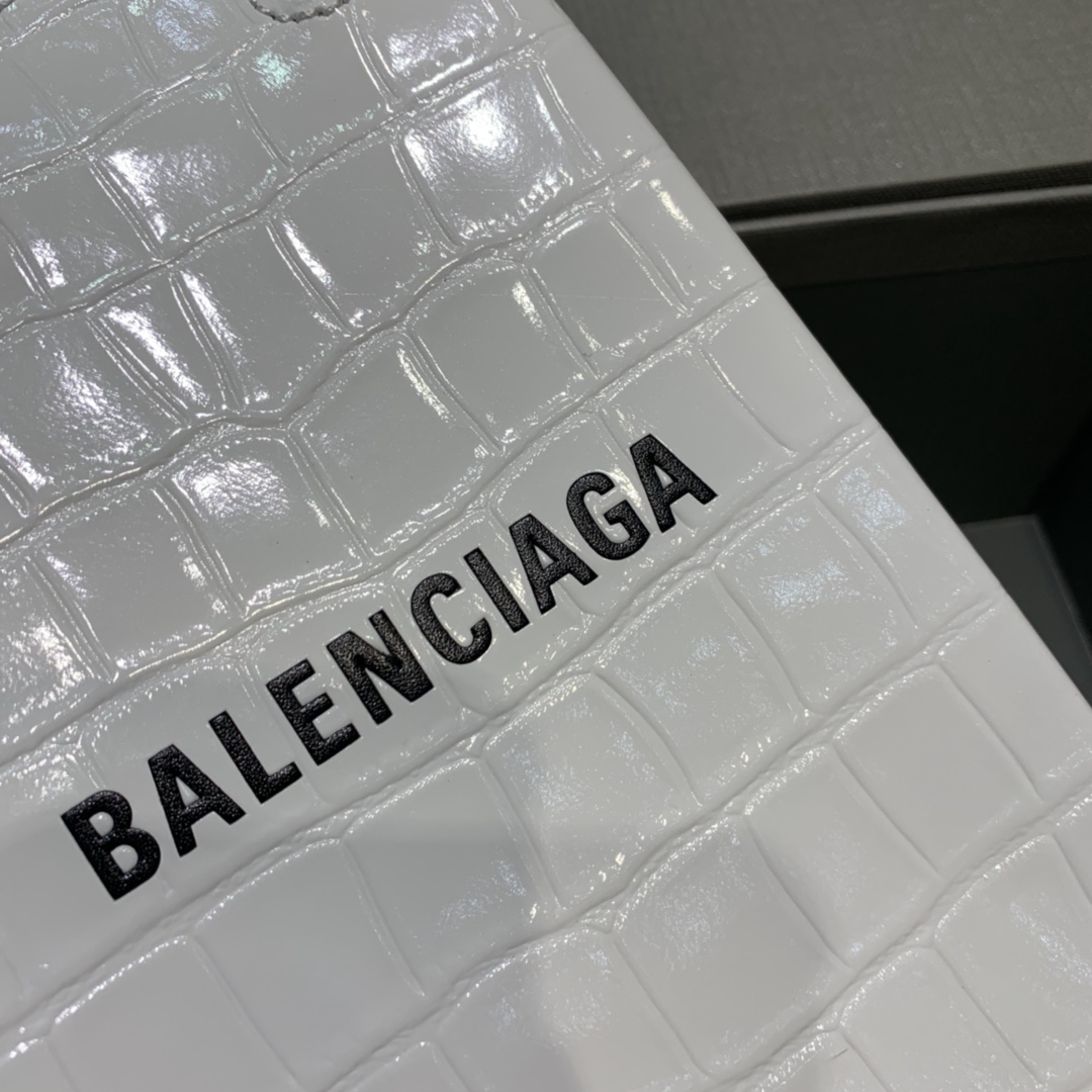 Ba1en*iaga shopping phone holder croc-effect leather bag in white 12 x 4.5 x 18 cm
