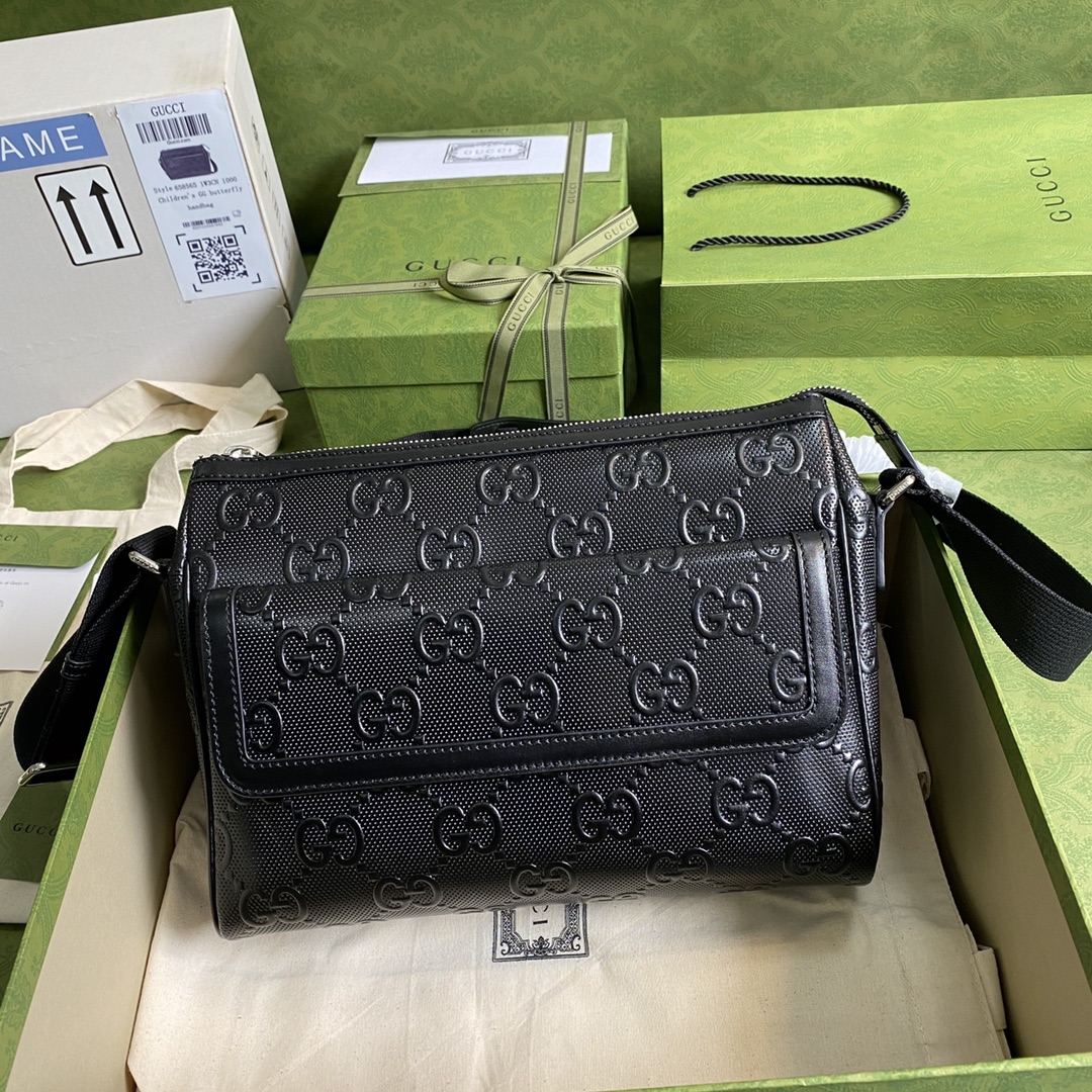 Gvc*1 gg embossed messenger bag black 658565 29 × 22 × 9.5 cm