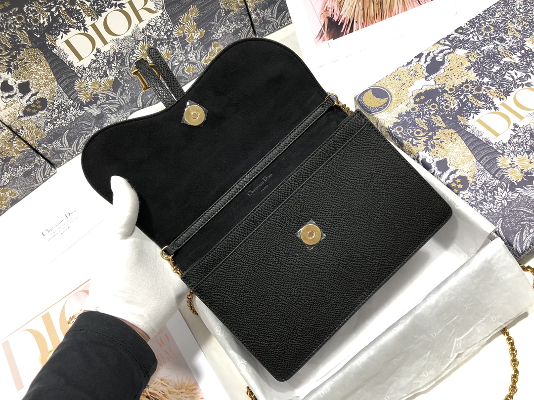 D10r saddle pouch grained calfskin black s5620 22 x 14.5 x 4.5 cm