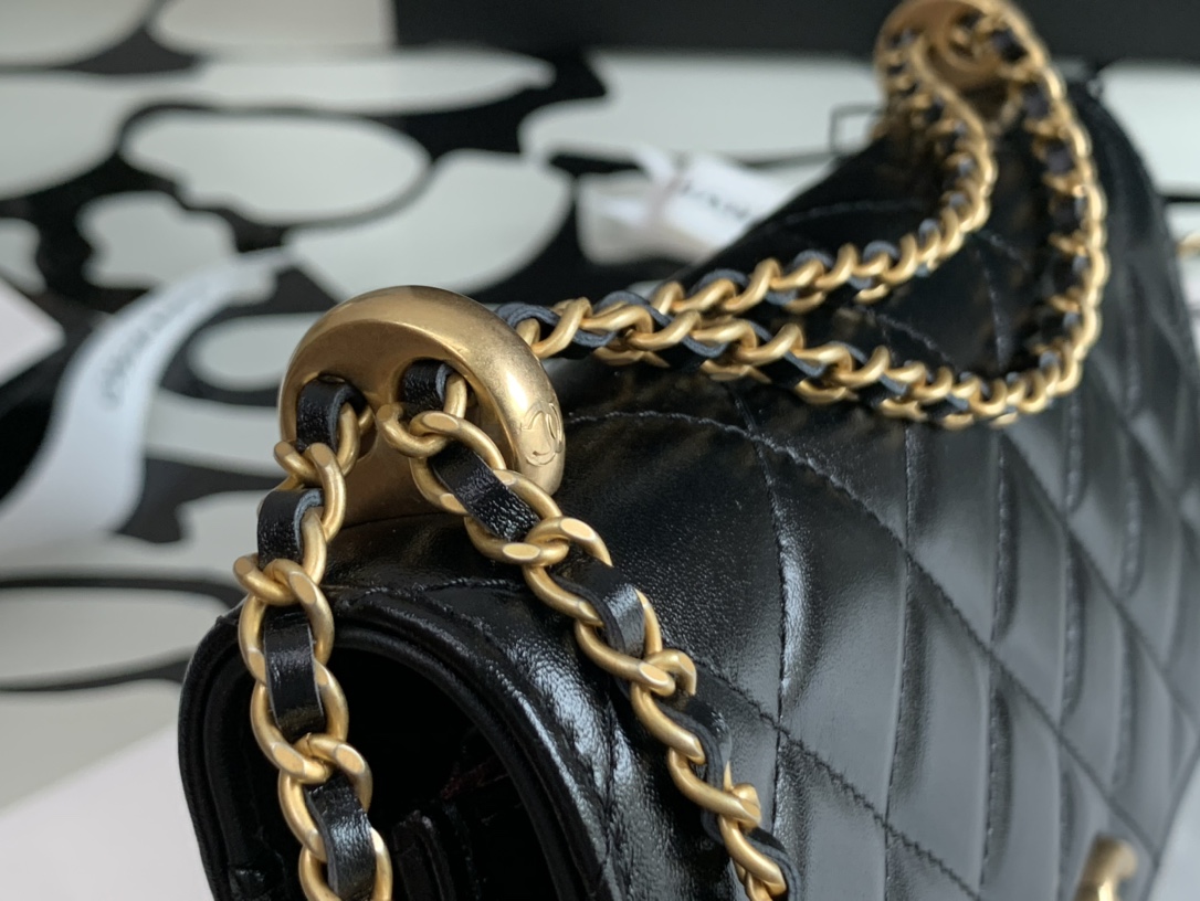Ch**el wallet on chain calfskin & gold-tone metal black ap2289 19cm