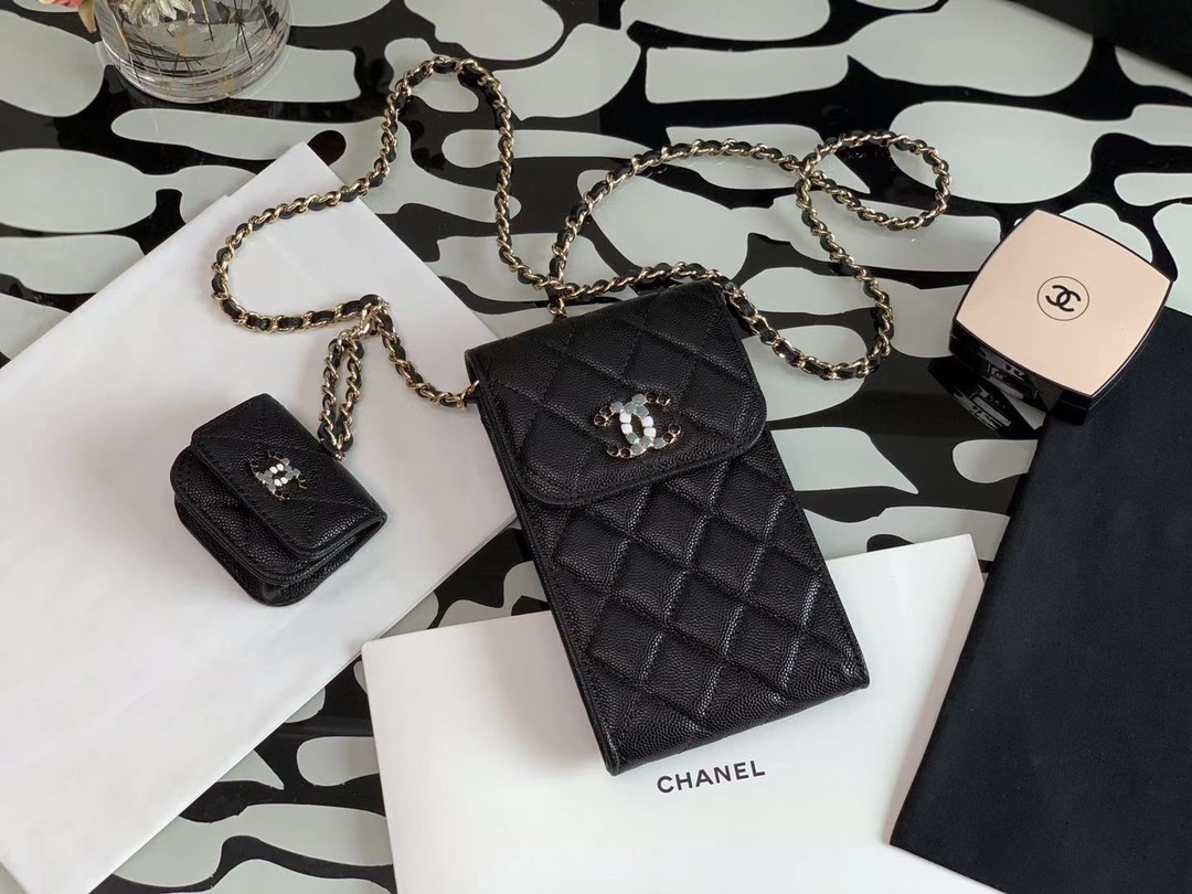 Ch**el phone and airpods case with chain ap2033
