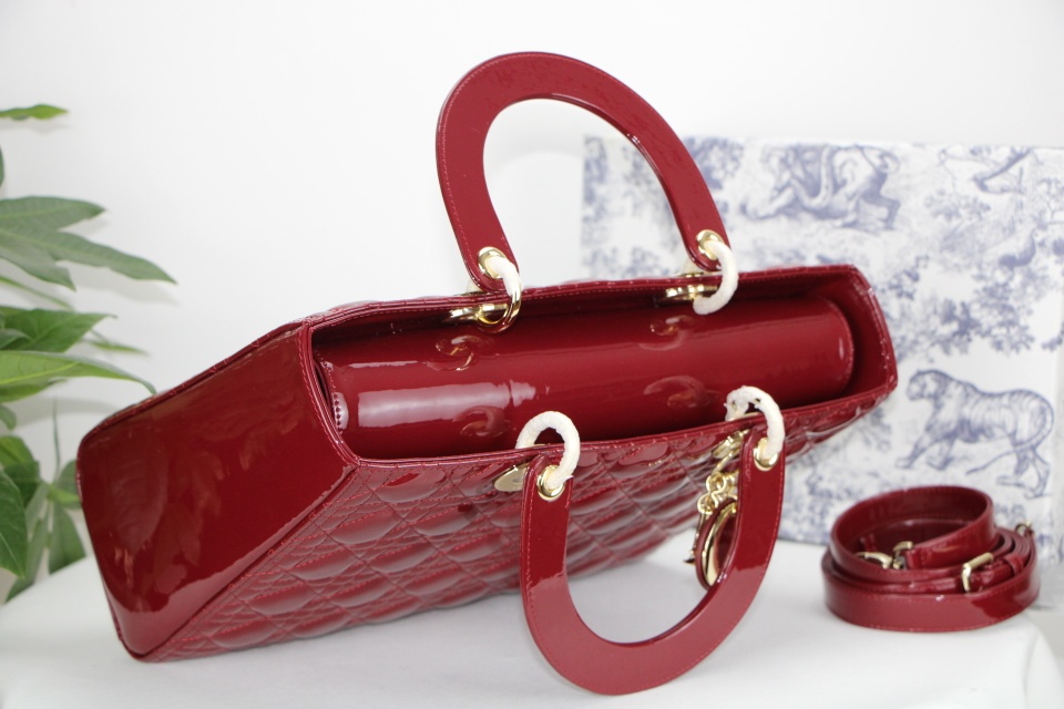 D10r large lady D10r bag cherry red patent cannage calfskin m0566 32 x 25 x 11 cm
