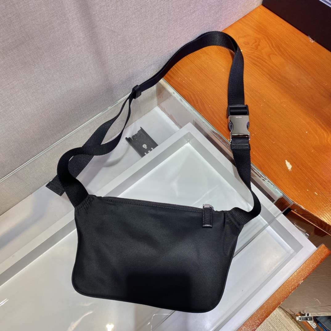 Pra*a re-nylon and saffiano leather shoulder bag black 2vh128 19 x 13 x 2.5 cm