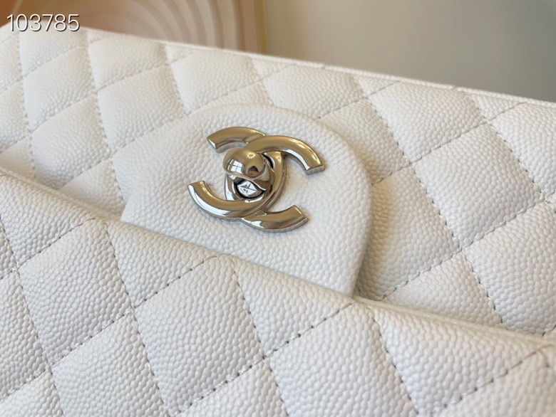 Ch**el classic handbag grained calfskin & silver-tone metal white a01112 15.5 × 25.5 × 6.5 cm