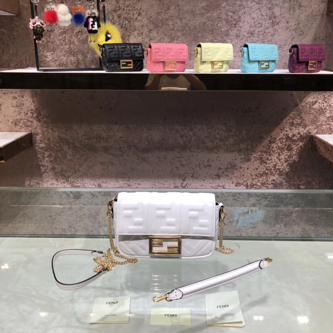 F**di baguette white leather bag 8bs017 4 x 18 x 11 cm