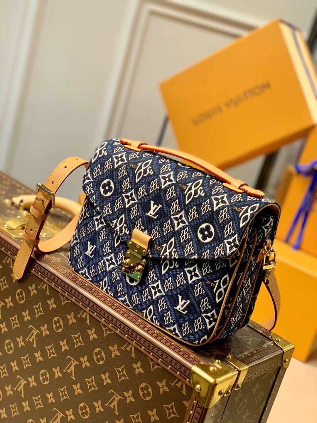 l0vis Vvtt0n since 1854 pochette mÉtis blue m57395 25 x 19 x 7 cm