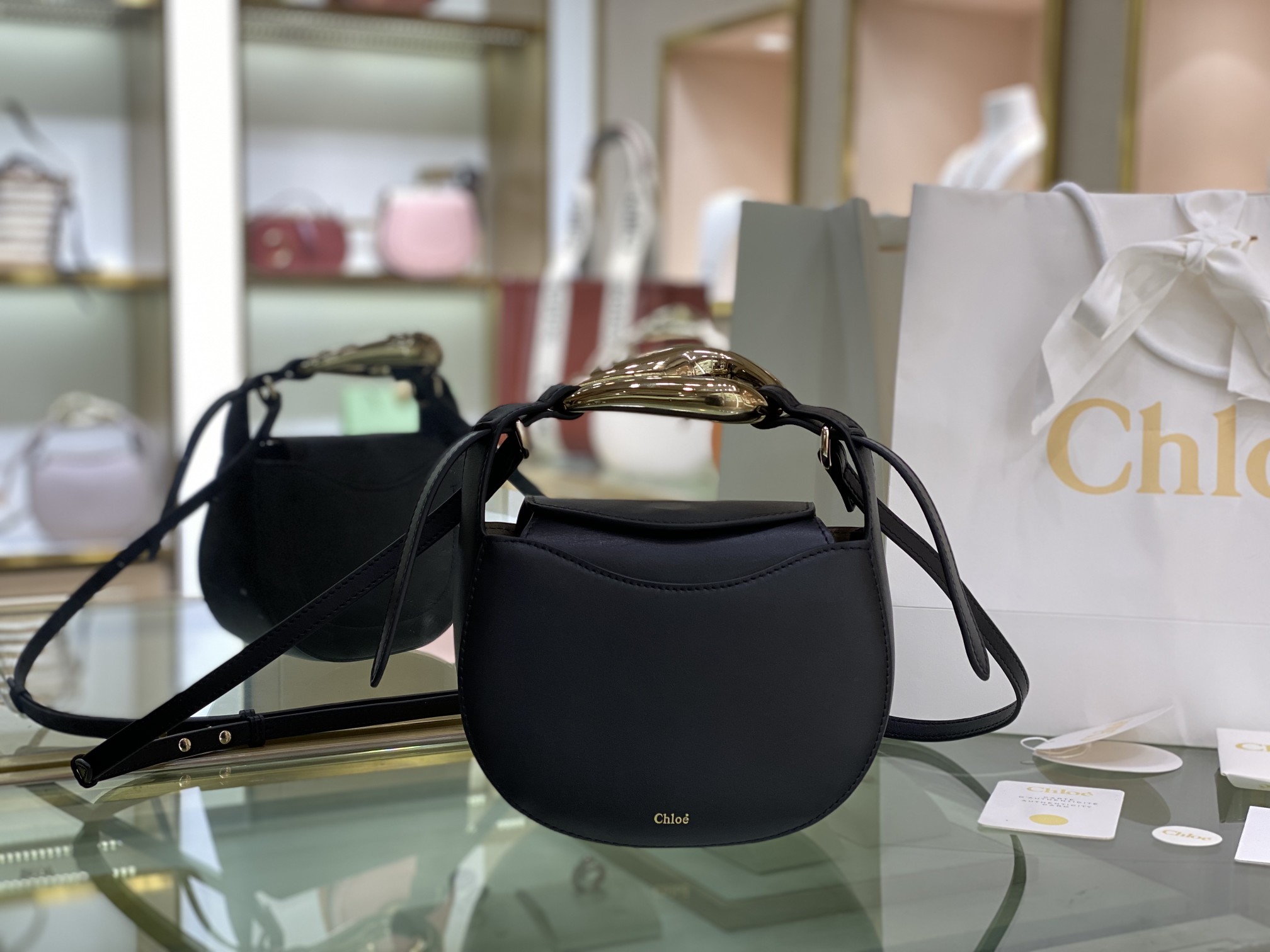 CHLOE KISS SMALL BAG Grain Calfskin Full Black CHC21US350 20 x 26 x 8 cm